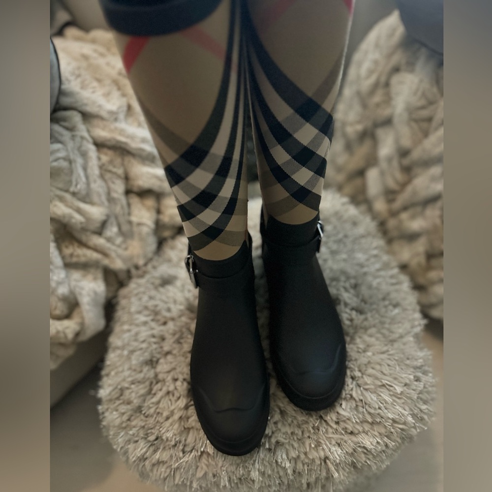 Burberry Rain Boots Sz 10 - Picture 5 of 11
